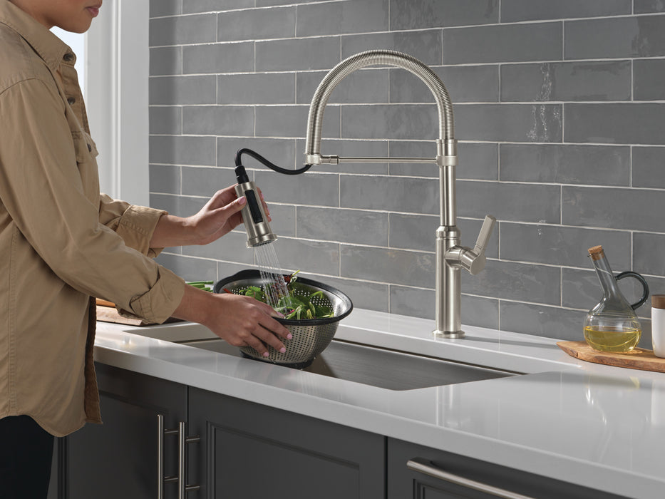 Delta Rhett 18829 Single Handle Pull-Down Kitchen Faucet With Spring Spout