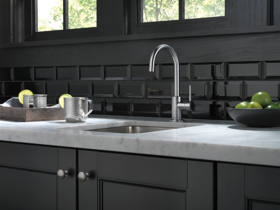 Delta Trinsic:1959LF True Bar Limited Swivel