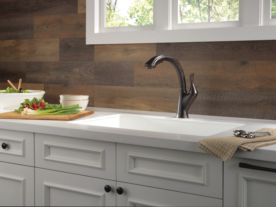 Delta Linden:4153 Single Handle Pull-Out Kitchen Faucet