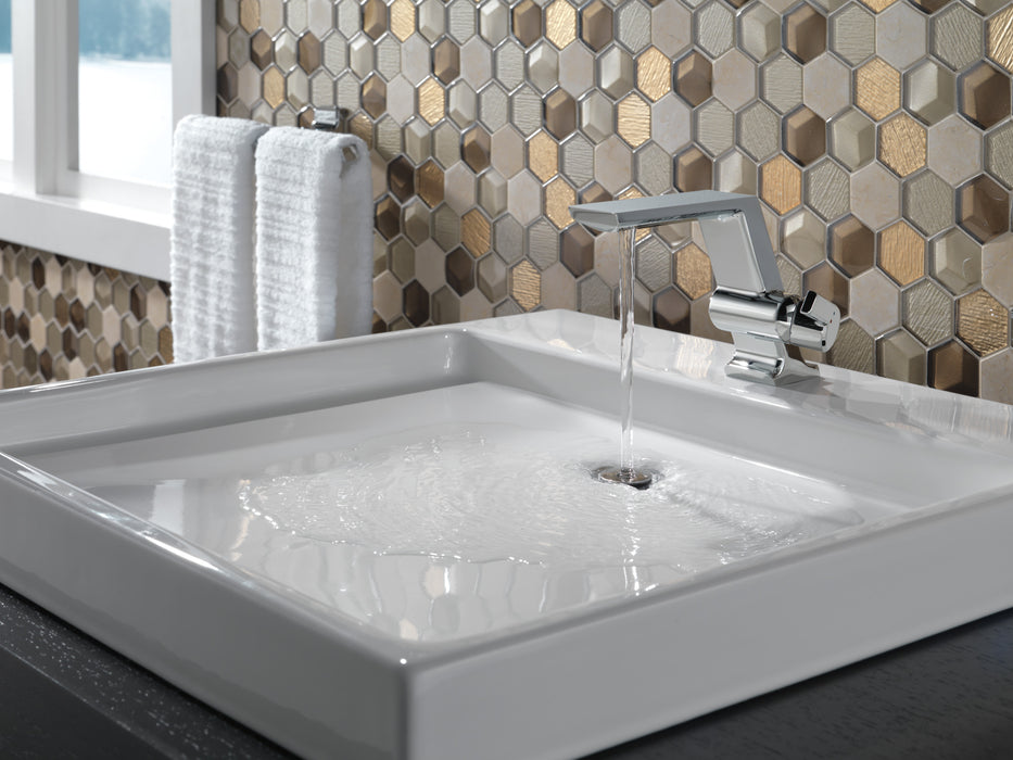 Delta Pivotal: Single Handle Bathroom Faucet
