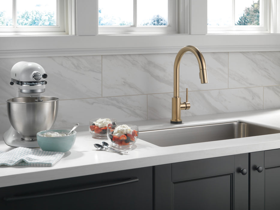 Delta Trinsic:9159T Single Handle Pull-Down Kitchen Faucet with Touch<sub>2</sub>O Technology
