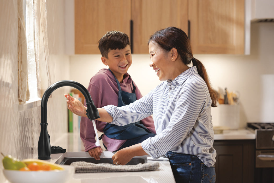 Delta Leland: VoiceIQ Kitchen Faucet with Touch2O with Touchless Technology