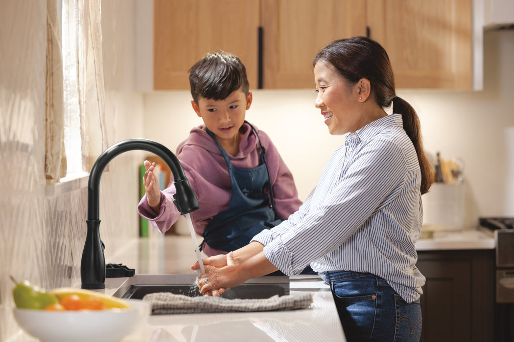 Delta Leland: VoiceIQ Kitchen Faucet with Touch2O with Touchless Technology
