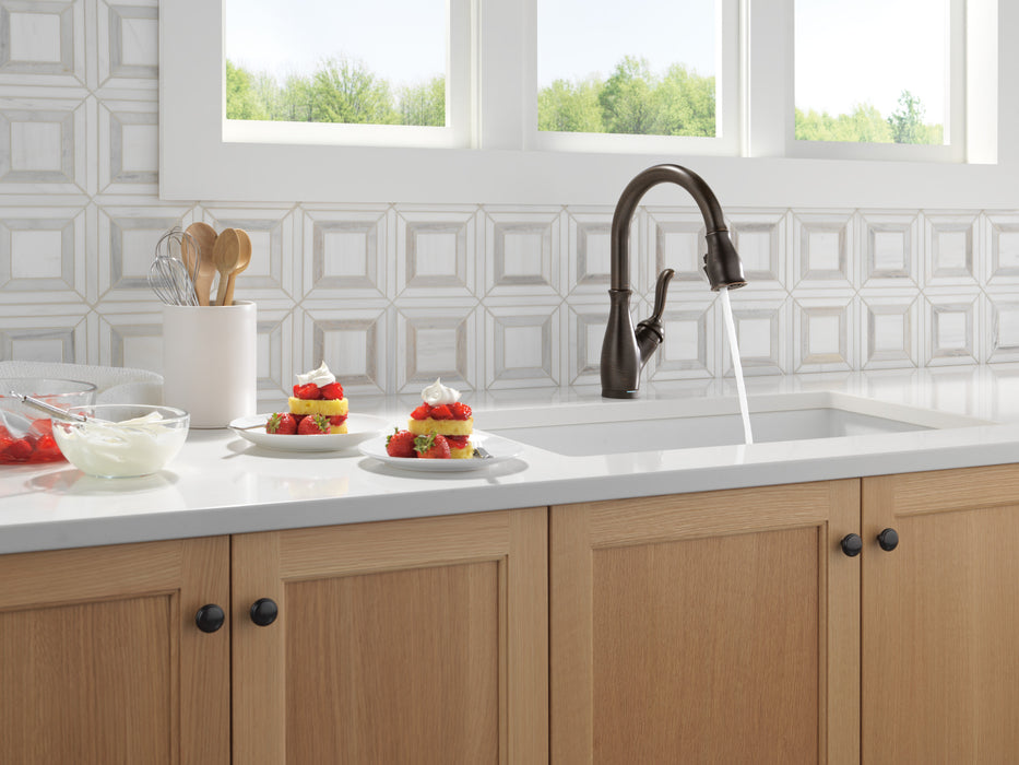Delta Leland: VoiceIQ Kitchen Faucet with Touch2O with Touchless Technology