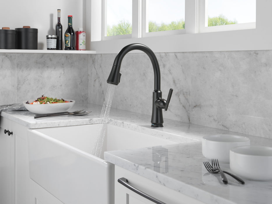 Delta Coranto: Touch2O Kitchen Faucet with Touchless Technology