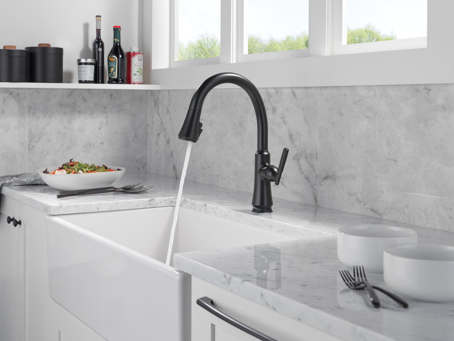 Delta Coranto: Touch2O Kitchen Faucet with Touchless Technology