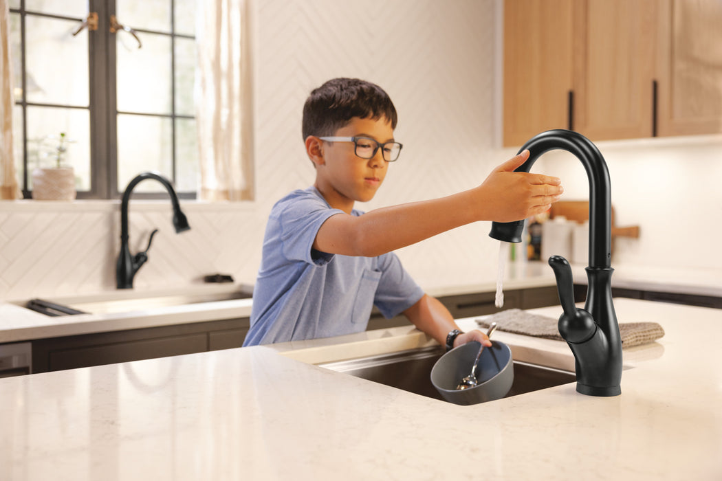 Delta Leland: Touch2O Kitchen Faucet with Touchless Technology