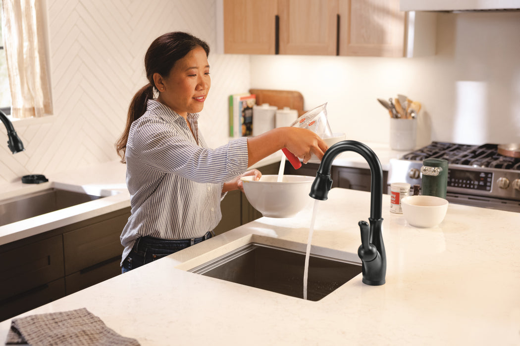 Delta Leland: Touch2O Kitchen Faucet with Touchless Technology