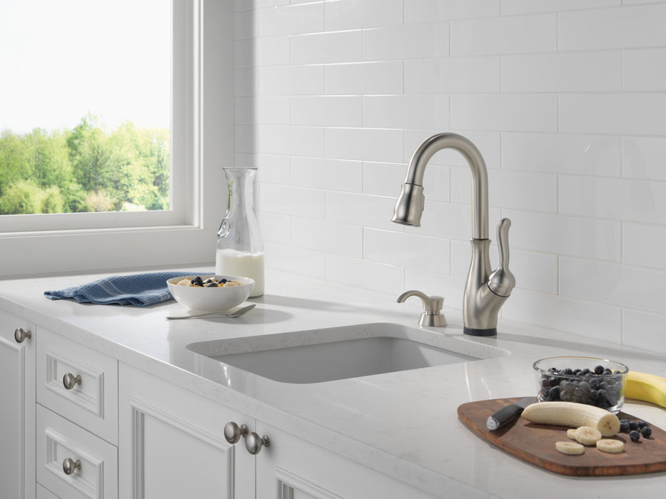 Delta Leland: Touch2O Kitchen Faucet with Touchless Technology