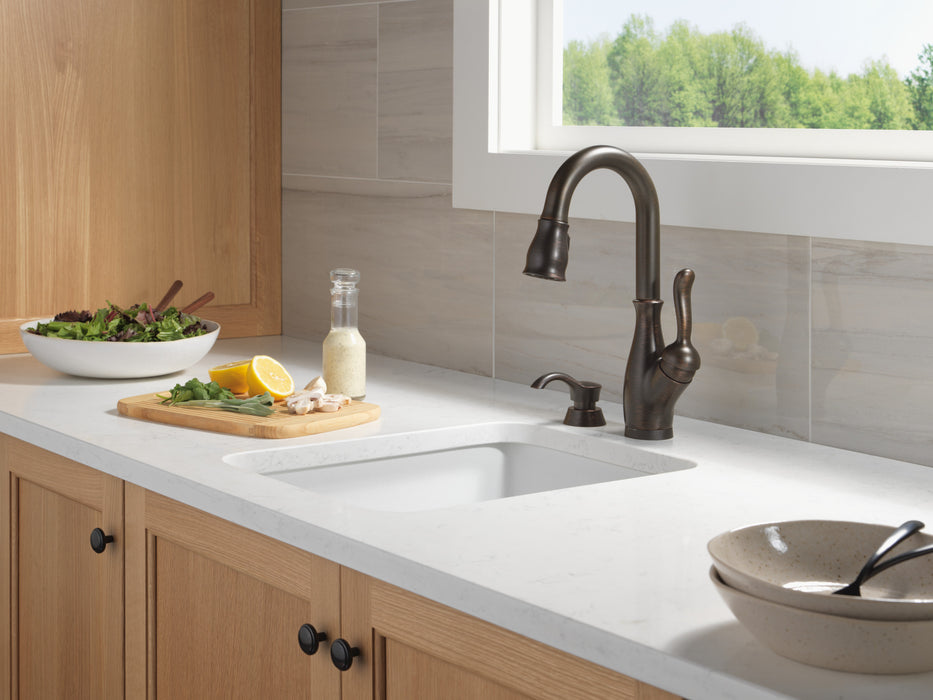 Delta Leland: Touch2O Kitchen Faucet with Touchless Technology
