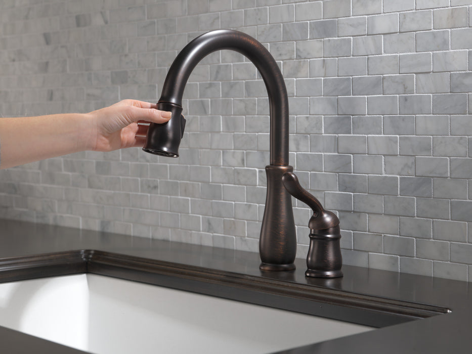 Delta Leland 978 Single Handle Pull-Down Kitchen Faucet