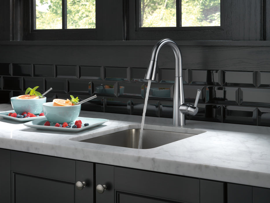 Delta Essa: Single Handle Pull-Down Bar / Prep Faucet
