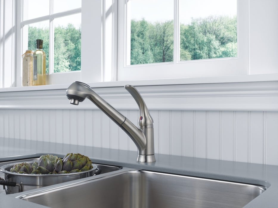 Delta Foundations Single Handle Pull-Out Kitchen Faucet