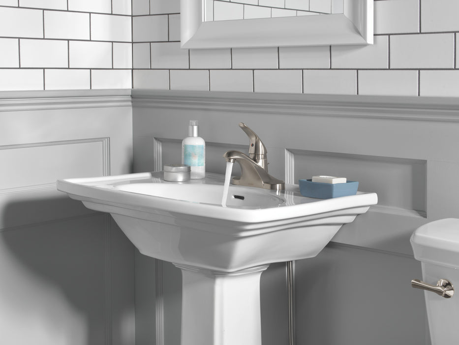 Delta Foundations:B510LF Single Handle Centerset Bathroom Faucet