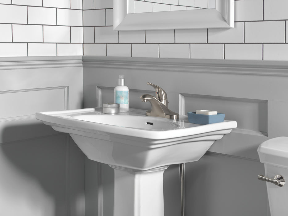 Delta Foundations:B510LF Single Handle Centerset Bathroom Faucet