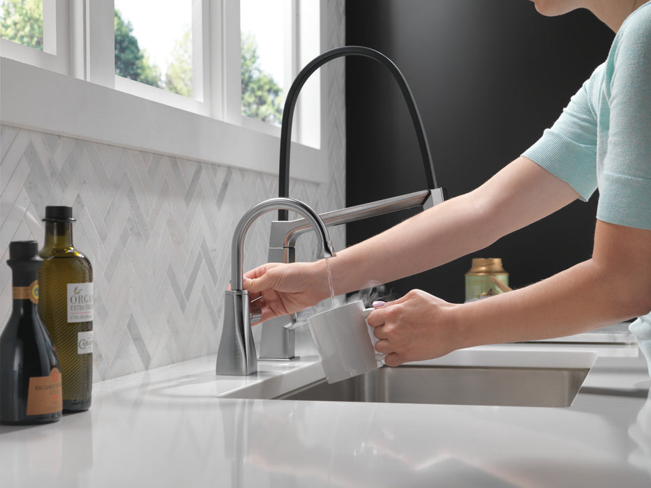 Delta 1940LF Contemporary Square Instant Hot Water Dispenser