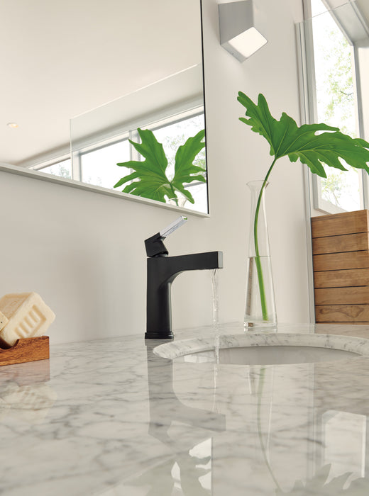 Delta Zura: Single Handle Bathroom Faucet with Touch<sub>2</sub>O.xt Technology