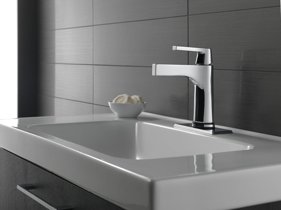 Delta Zura: Single Handle Bathroom Faucet with Touch<sub>2</sub>O.xt Technology