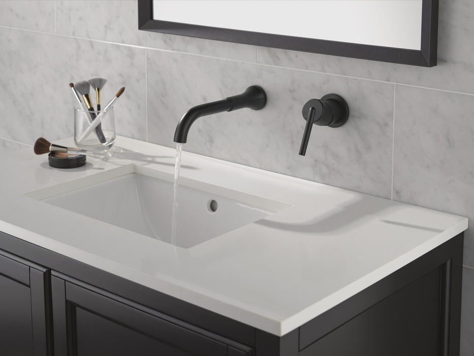 Delta Trinsic: Towel Ring