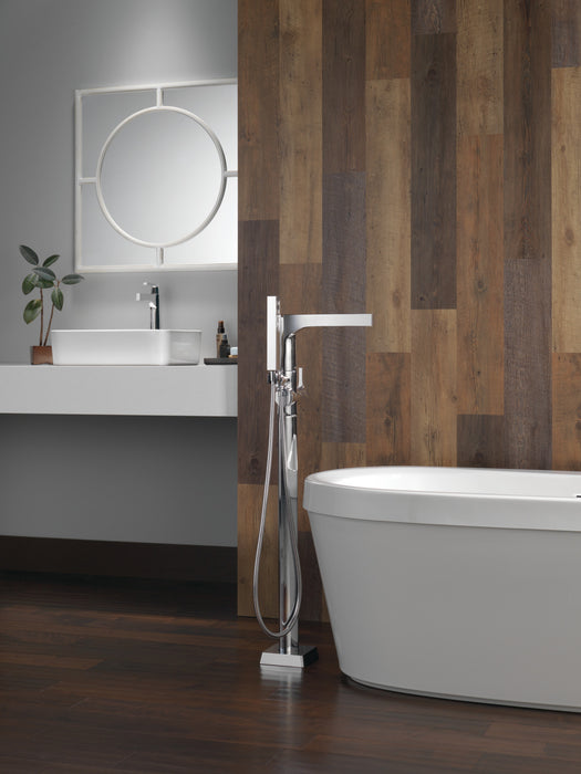 Delta Zura: Single Handle Vessel Bathroom Faucet
