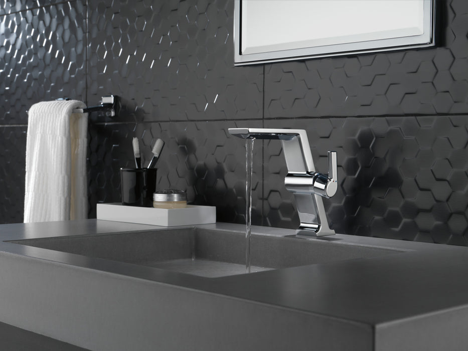 Delta Pivotal: 8" Mini Towel Bar