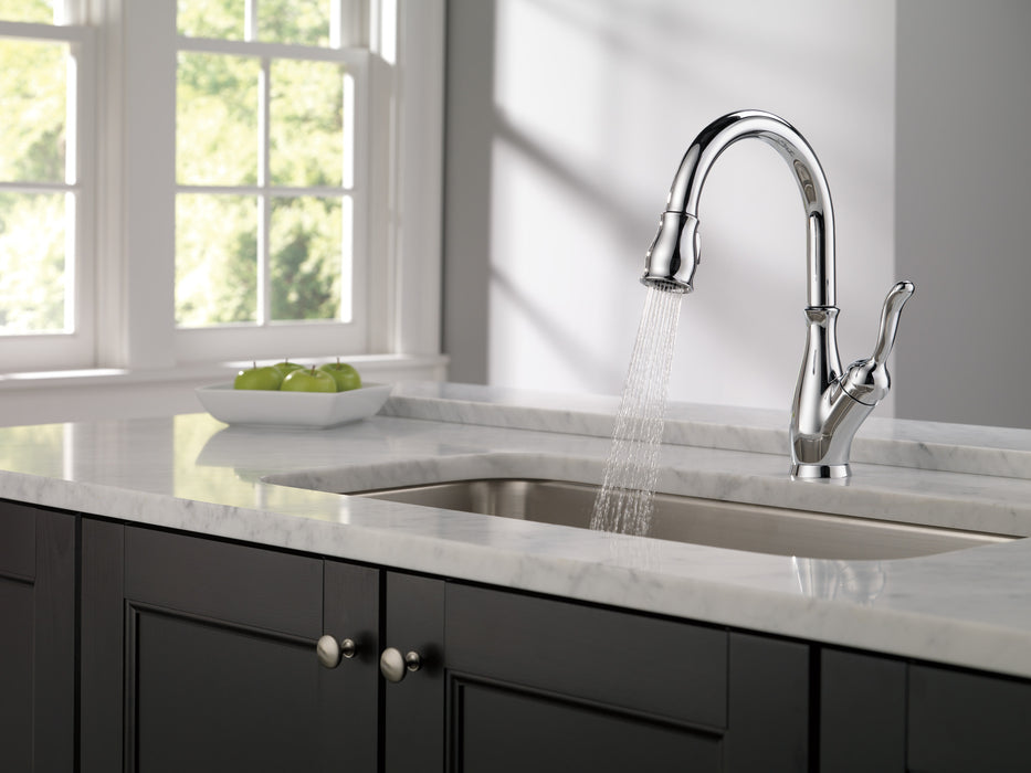 Delta Leland: Single Handle Pull-Down Kitchen Faucet with ShieldSpray Technology