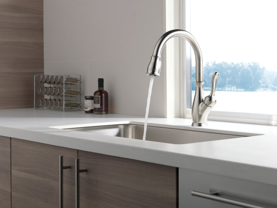 Delta Leland 9178 Single Handle Pull-Down Kitchen Faucet with ShieldSpray Technology