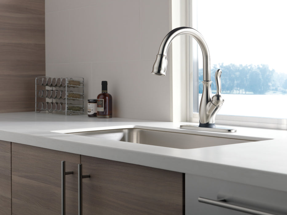 Delta Leland: VoiceIQ Single Handle Pull-Down Faucet with Touch2O Technology