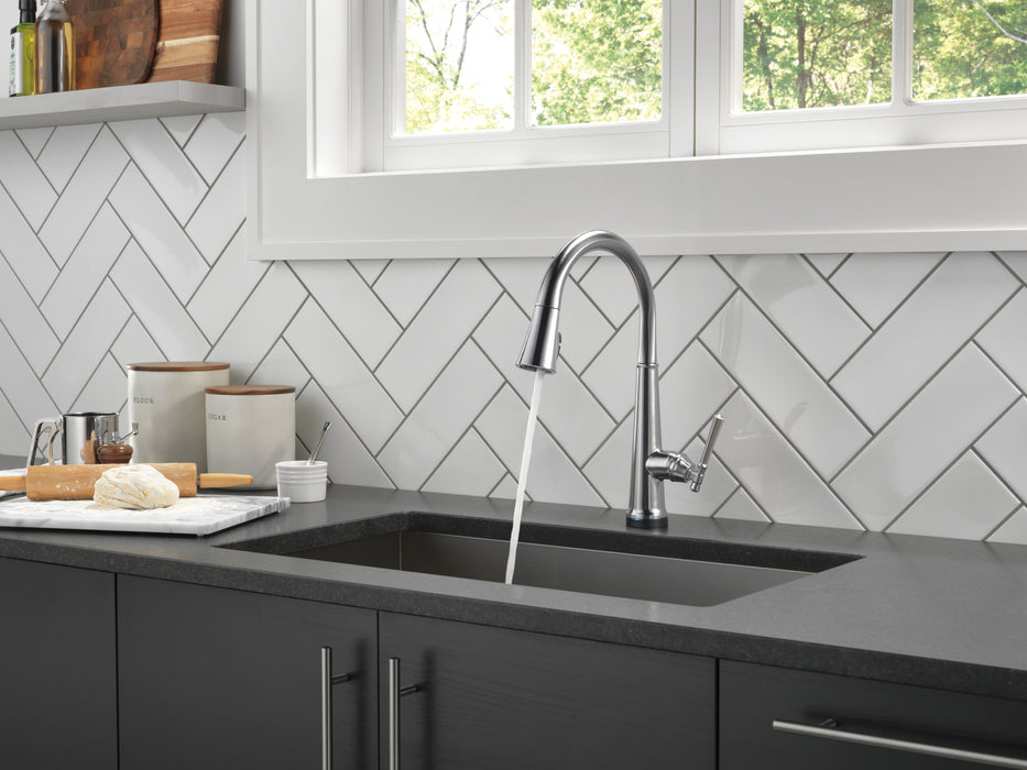 Delta Emmeline: Single Handle Pull Down Kitchen Faucet with Touch2O Technology