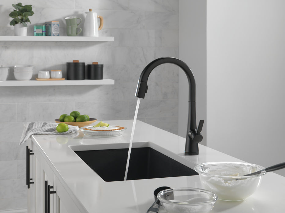 Delta Monrovia: Single Handle Pull-Down Kitchen Faucet With Touch2O Technology