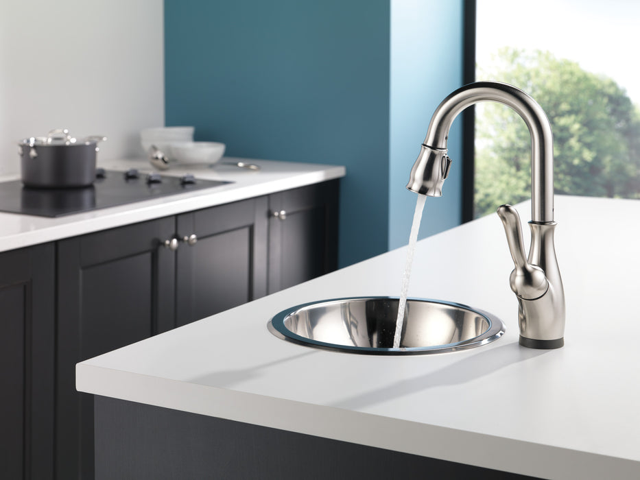 Delta Leland: Single Handle Pull-Down Bar / Prep Faucet with Touch<sub>2</sub>O Technology