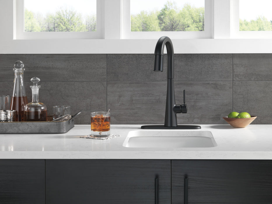 Delta Monrovia 9991 Single Handle Pull-Down Bar/Prep Faucet