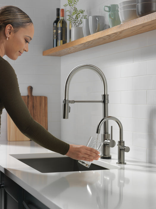 Delta 1930 Contemporary Round Beverage Faucet