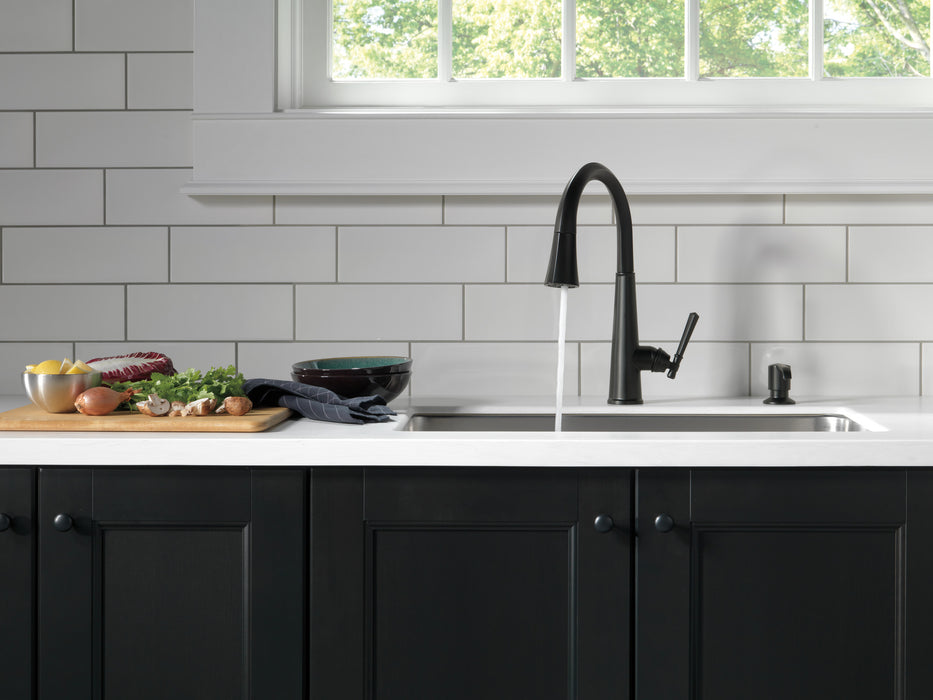 Delta Emmeline:9182 Single Handle Pull Down Kitchen Faucet