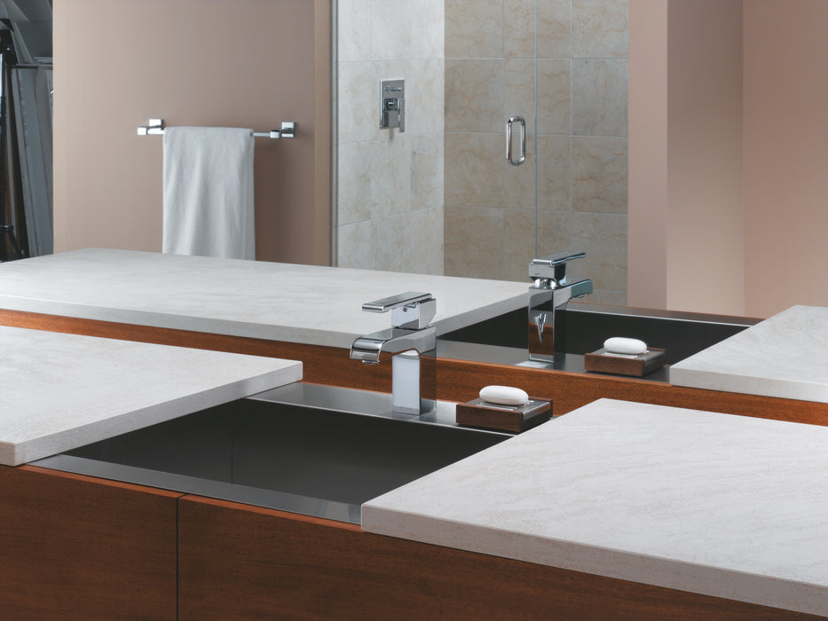 Delta Brevard: 18" Single Towel Bar