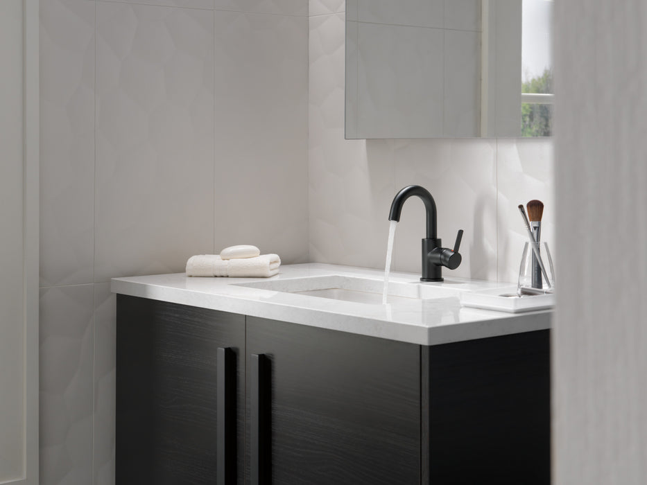 Peerless Precept P191102LF Single Handle Centerset Bathroom Faucet