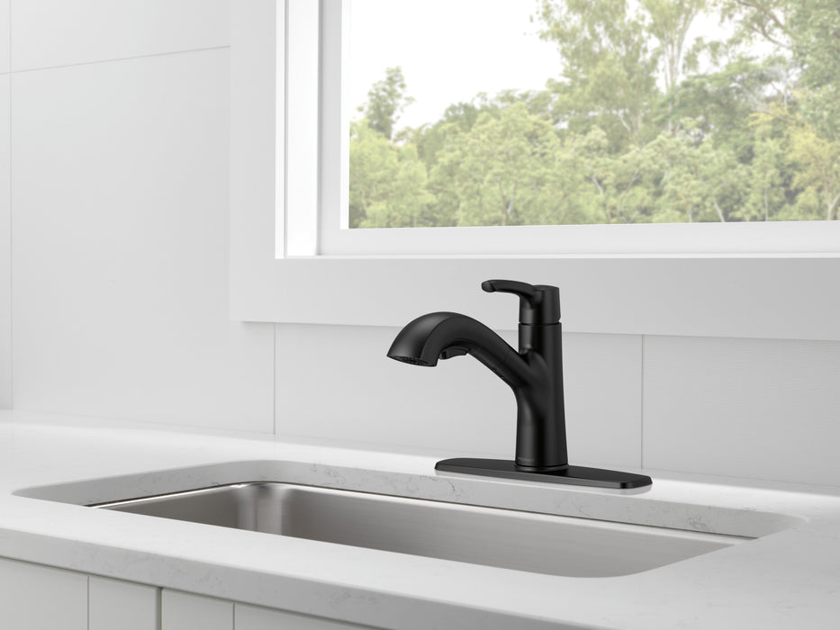 Delta Peerless Parkwood: Single Handle Pullout Kitchen Faucet