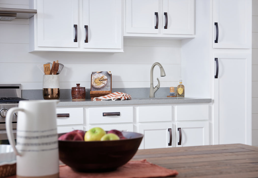 Delta Peerless Parkwood: Single Handle Pullout Kitchen Faucet