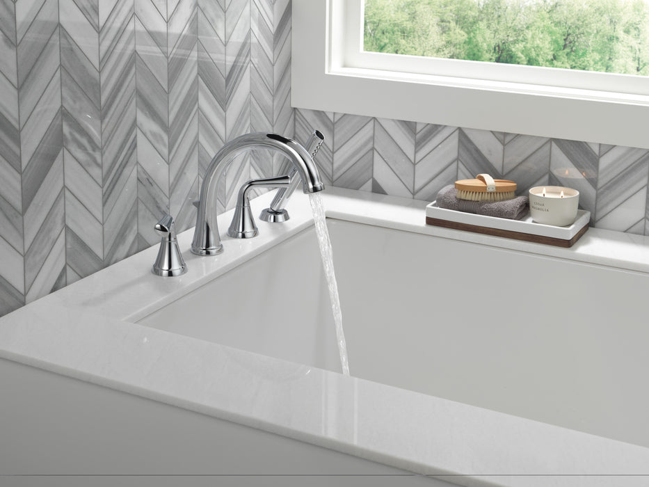 Delta Kayra™: Roman Tub Trim with Hand Shower