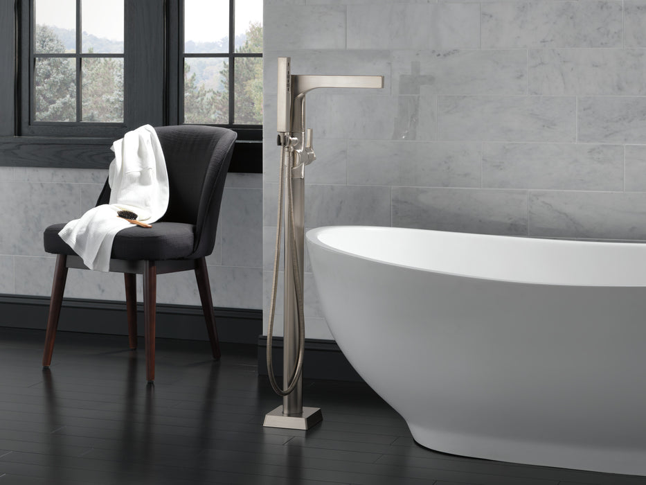 Delta Zura T4774 Roman Tub with Hand Shower Trim