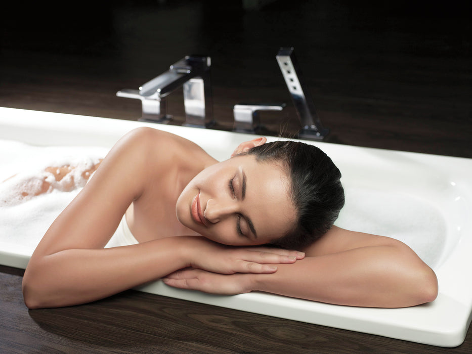 Delta Ara:T4768 Channel Roman Tub With Hand Shower Trim
