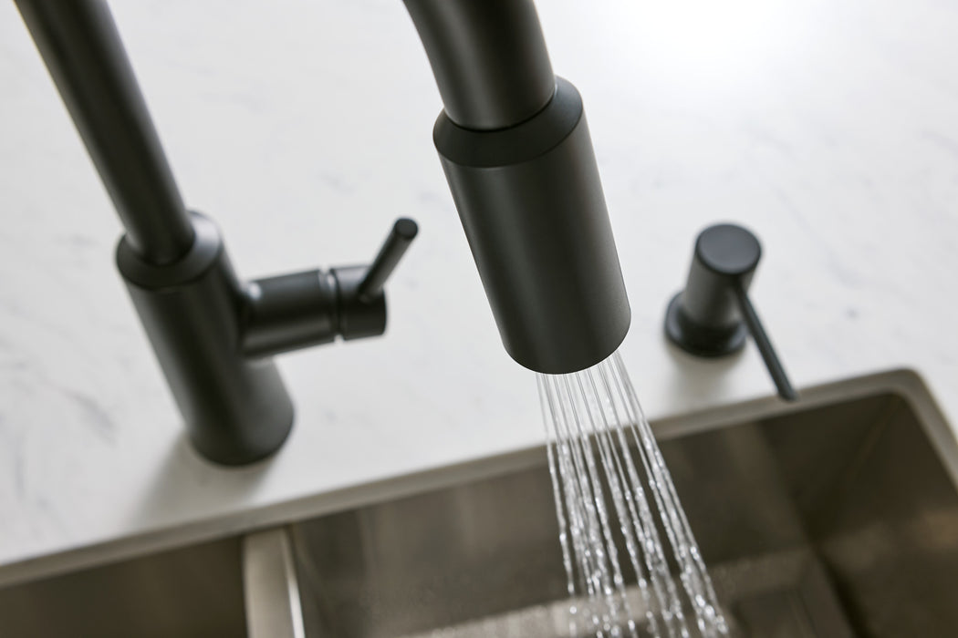 Moen 173816 Wand Kit, matte black