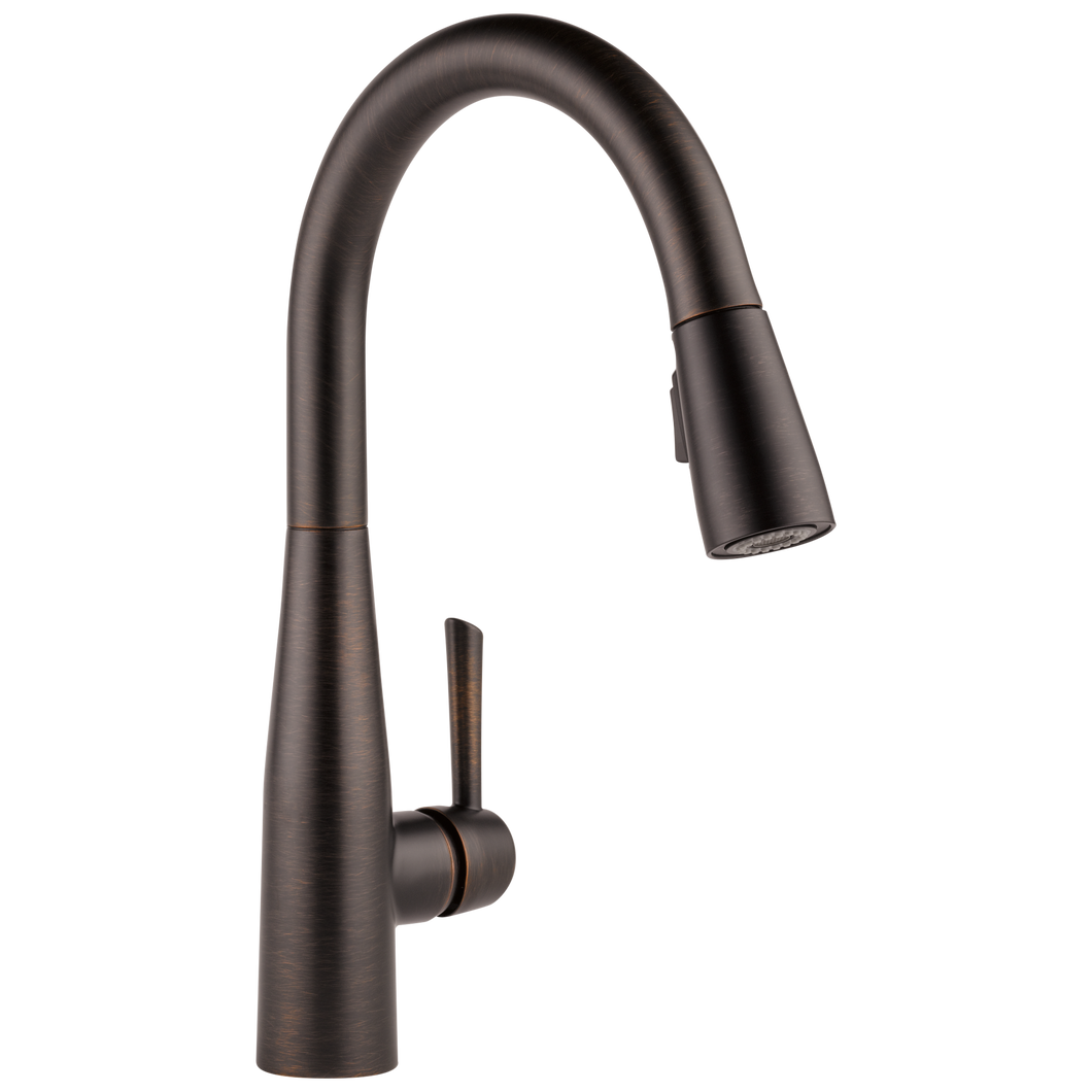 Delta Essa: Single Handle Pull-Down Kitchen Faucet
