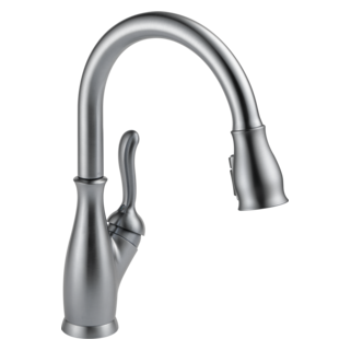 Delta Leland: Single Handle Pull-Down Kitchen Faucet with ShieldSpray Technology