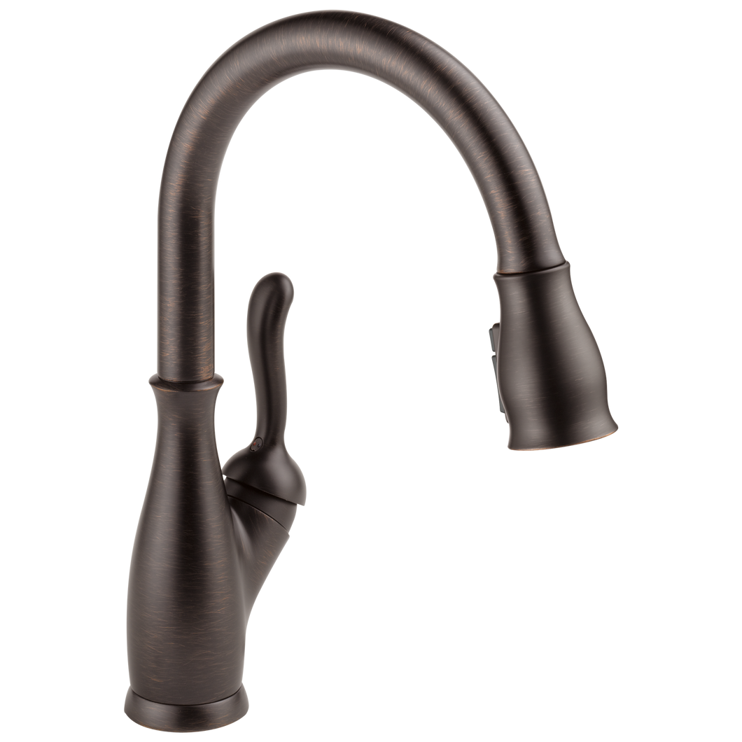 Delta Leland: Single Handle Pull-Down Kitchen Faucet with ShieldSpray Technology