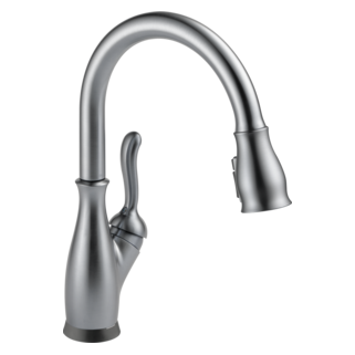 Delta Leland: Single Handle Pull-Down Kitchen Faucet with Touch<sub>2</sub>O and ShieldSpray Technologies