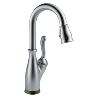 Delta Leland: Single Handle Pull-Down Bar / Prep Faucet with Touch<sub>2</sub>O Technology